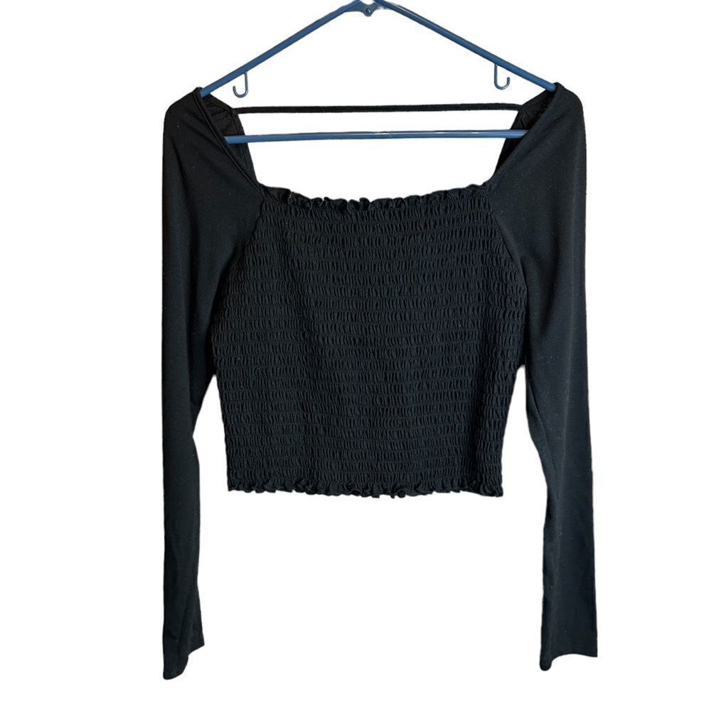 5 for $25🔥Juniors Large Love, Fire Black Long Sleeve‎ Cropped Blouse